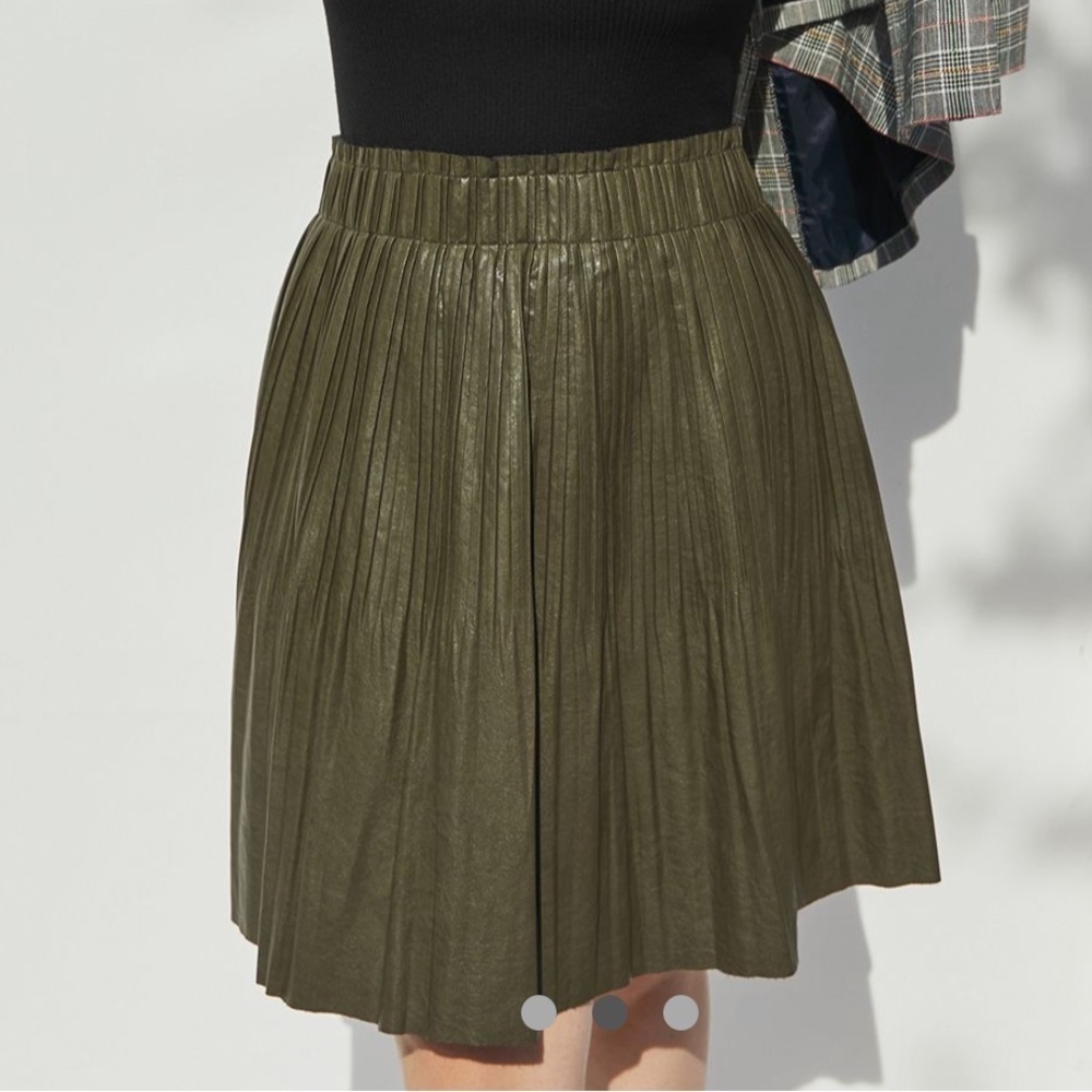 Anthropologie olive green faux, leather pleated skirt - Picture 11 of 11